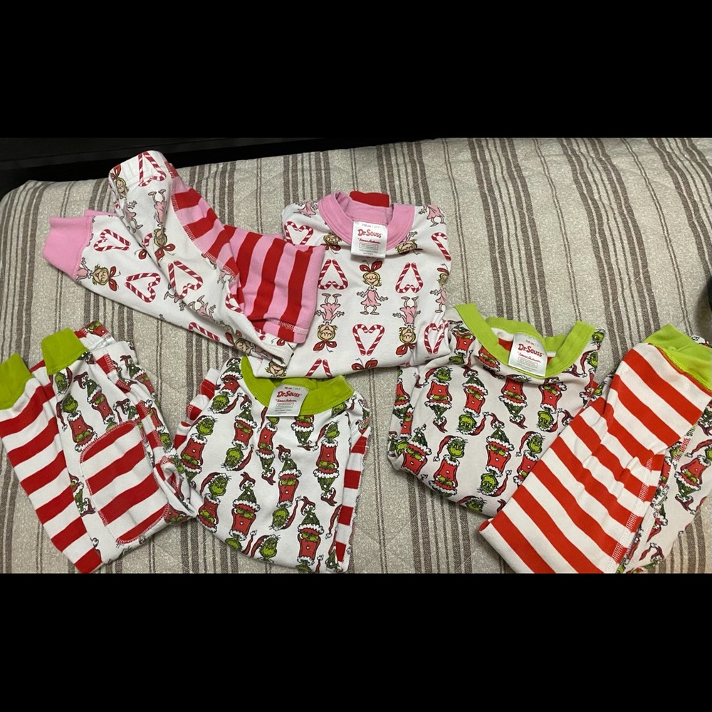 GUC Hanna Andersson Grinch pajamas 3 pairs